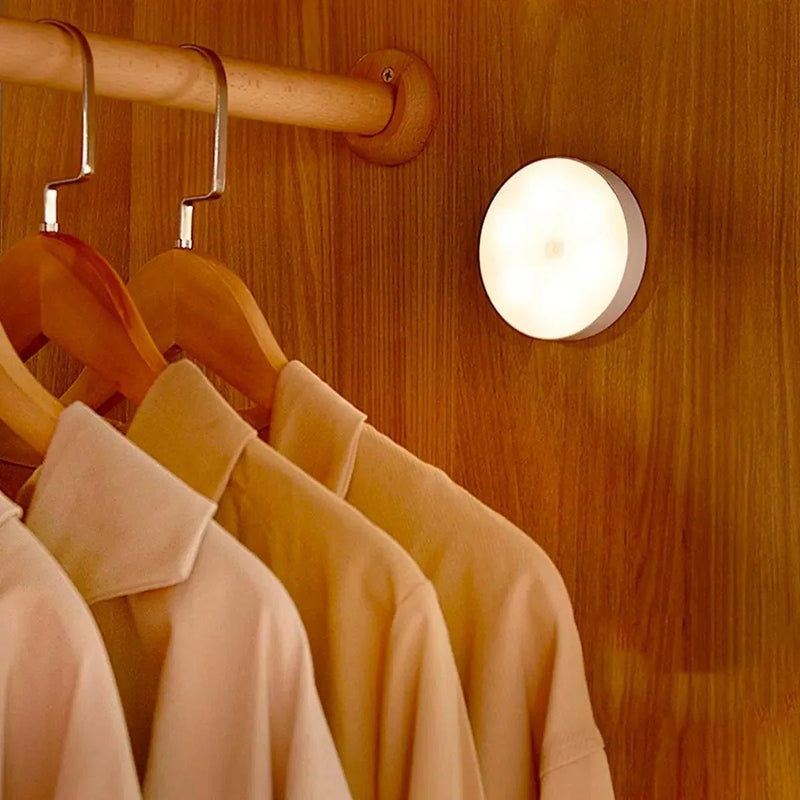 Luminária Led com Sensor de Presença - Tá na Mão